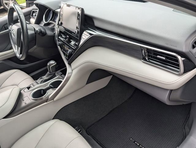 Used 2021 Toyota Camry XLE image 19