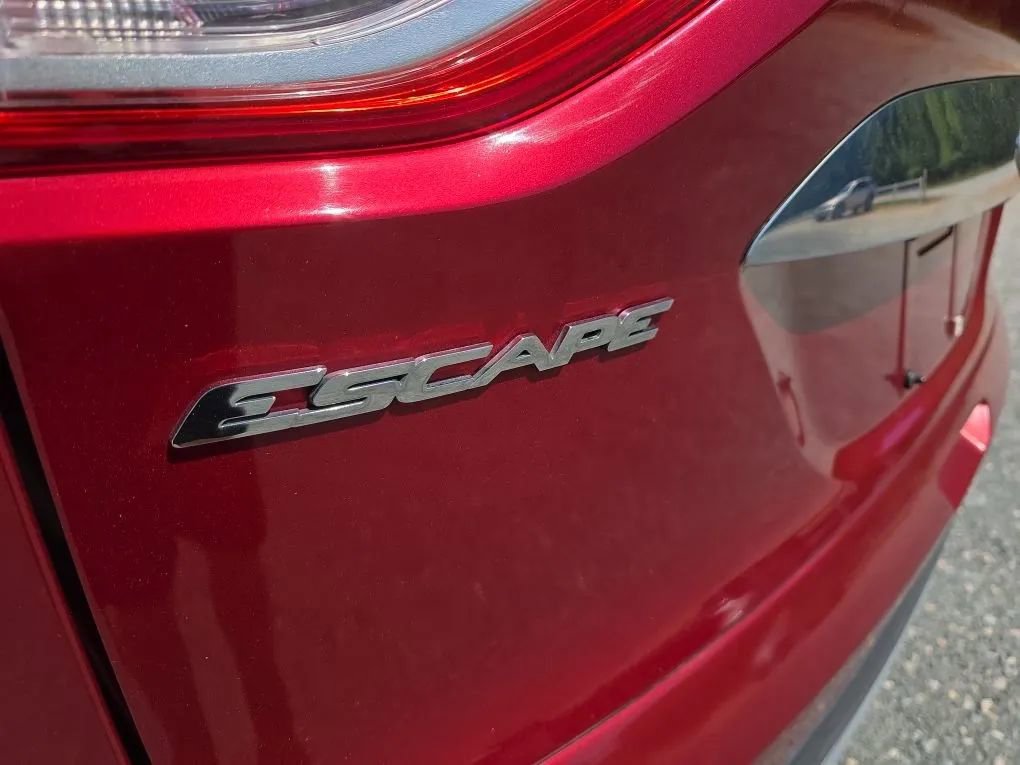 Used 2016 Ford Escape Titanium AWD/4WD image 11