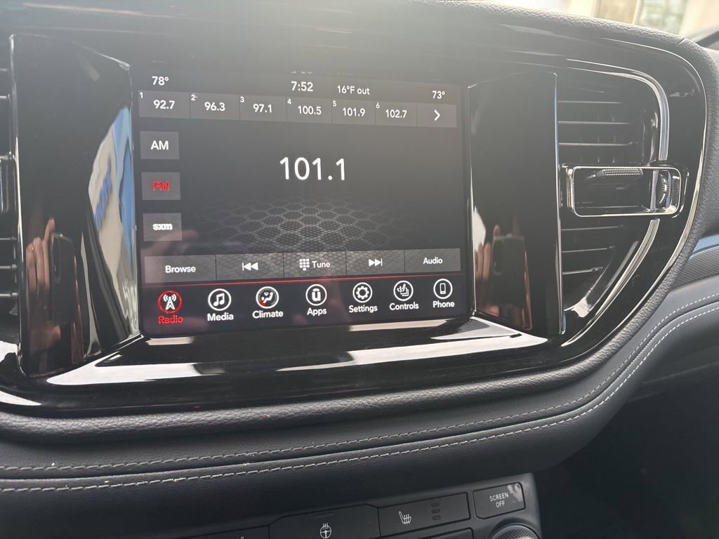 Used 2022 Dodge Durango GT image 33