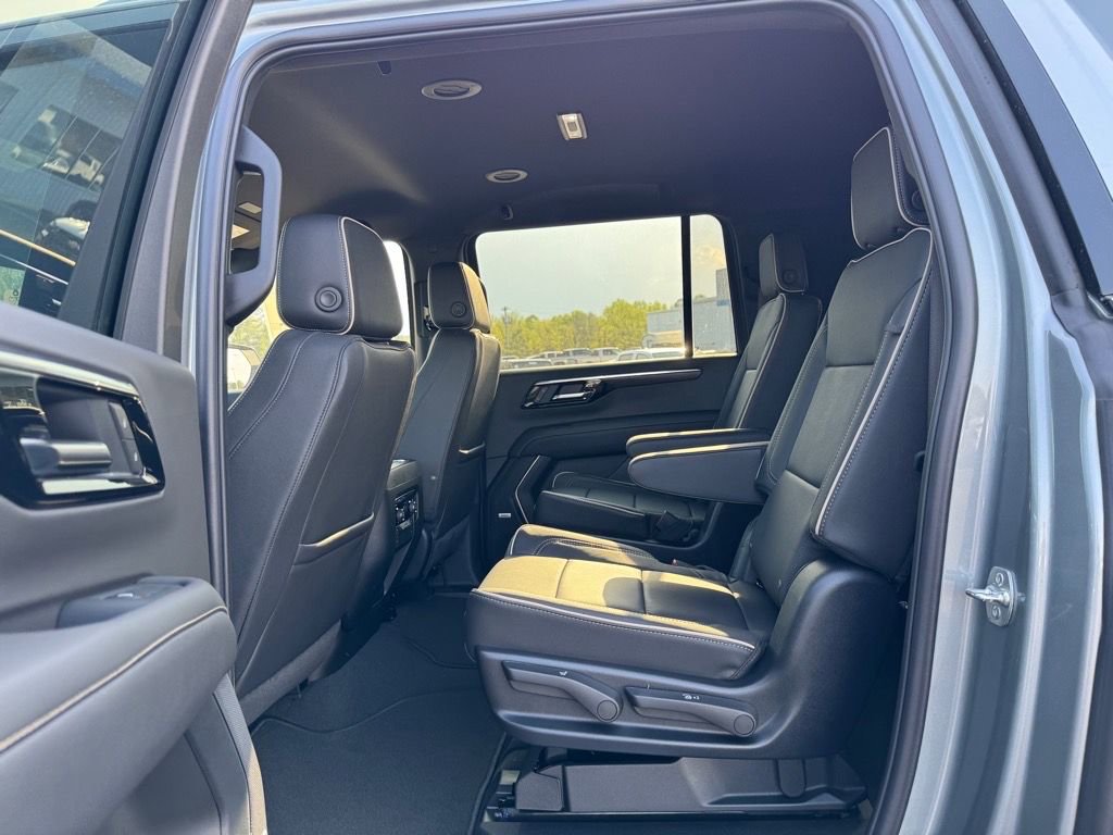 New 2025 Chevrolet Suburban Premier image 6