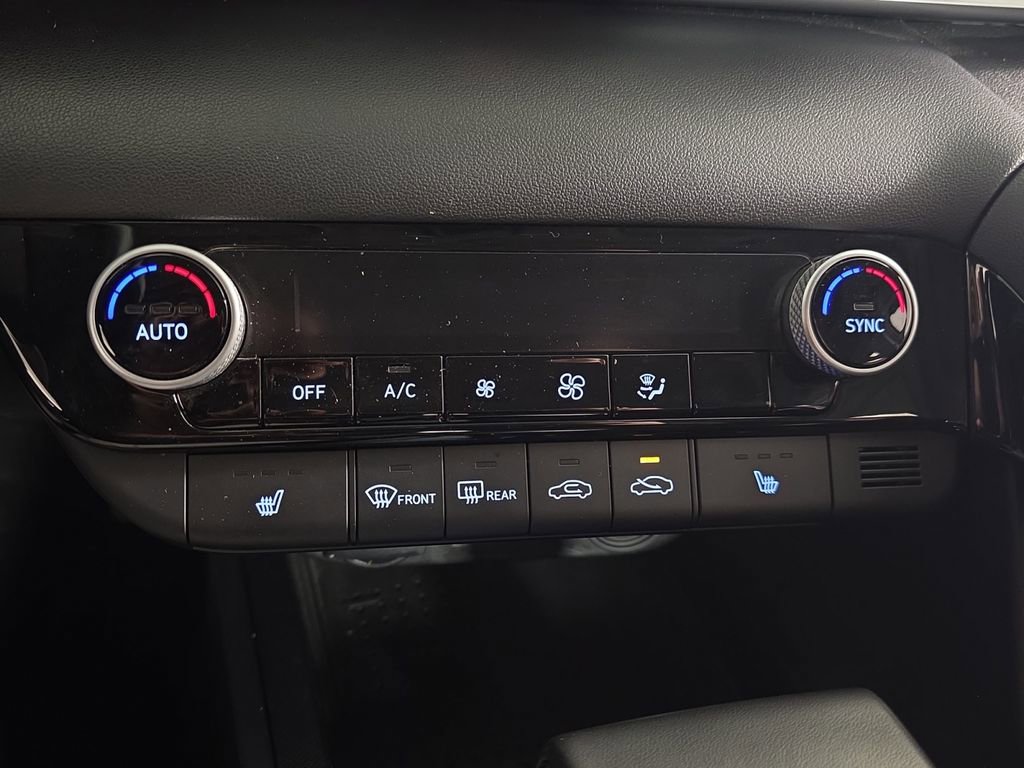 Used 2021 Hyundai Elantra SEL w/ Convenience + Premium Package image 15