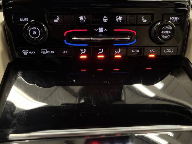 Used 2025 Jeep Grand Cherokee Limited w/ Luxury Tech Group II image 21