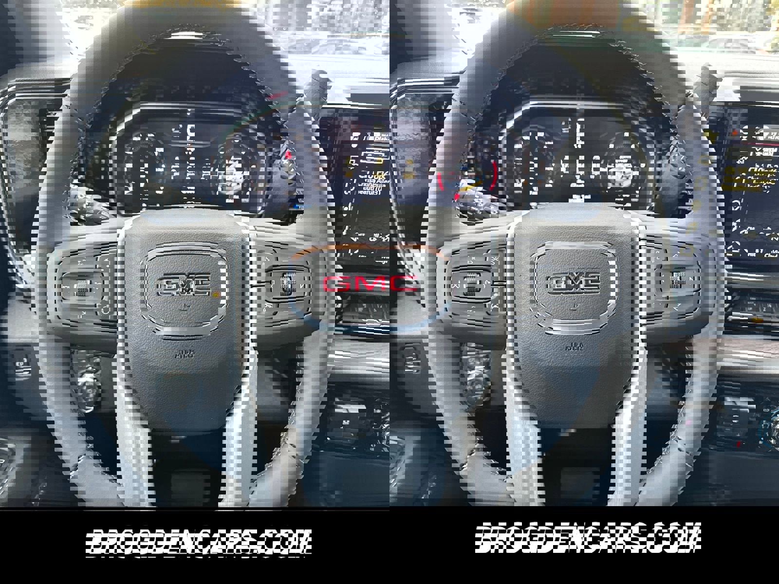 New 2026 GMC Sierra 3500 SLT w/ SLT Convenience Package image 4