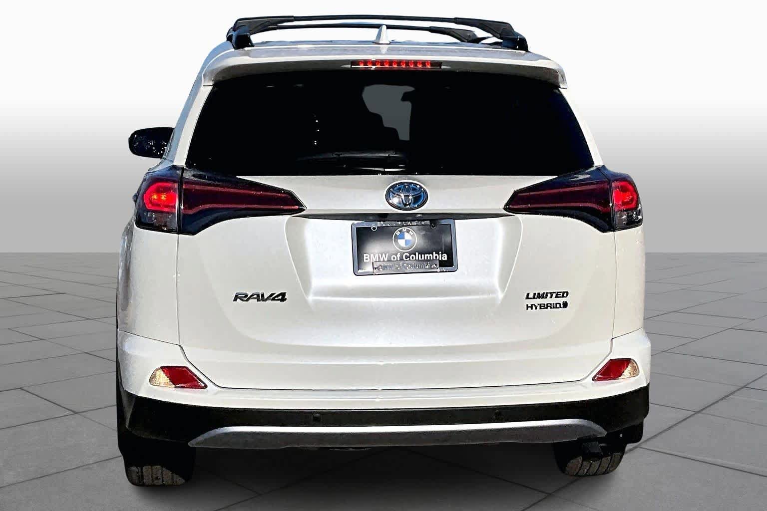 Used 2017 Toyota RAV4 Limited AWD/4WD image 4