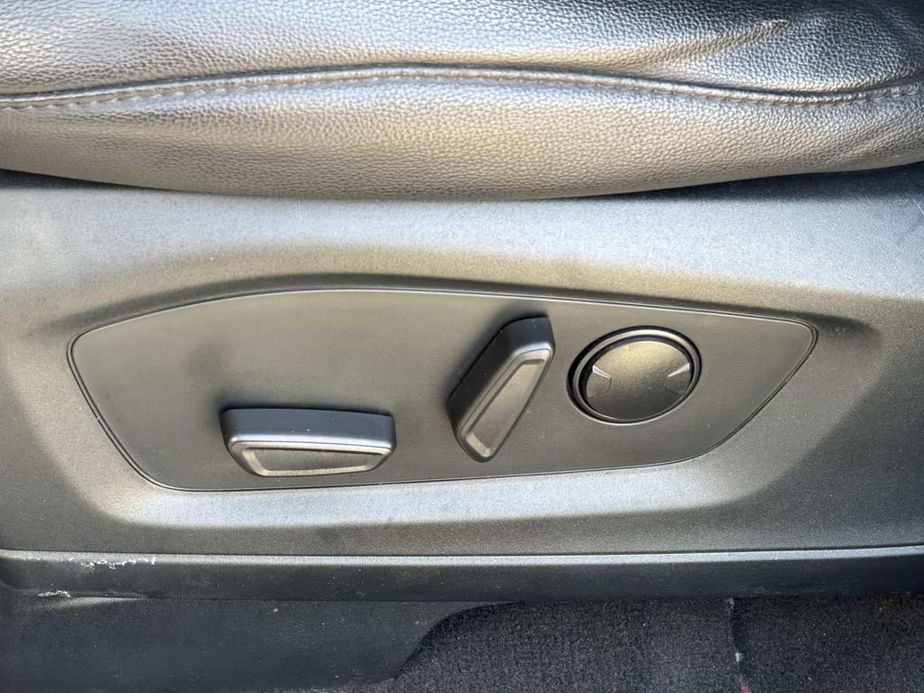 Certified 2022 Ford Explorer ST-Line w/ Class IV Trailer Tow Package image 23