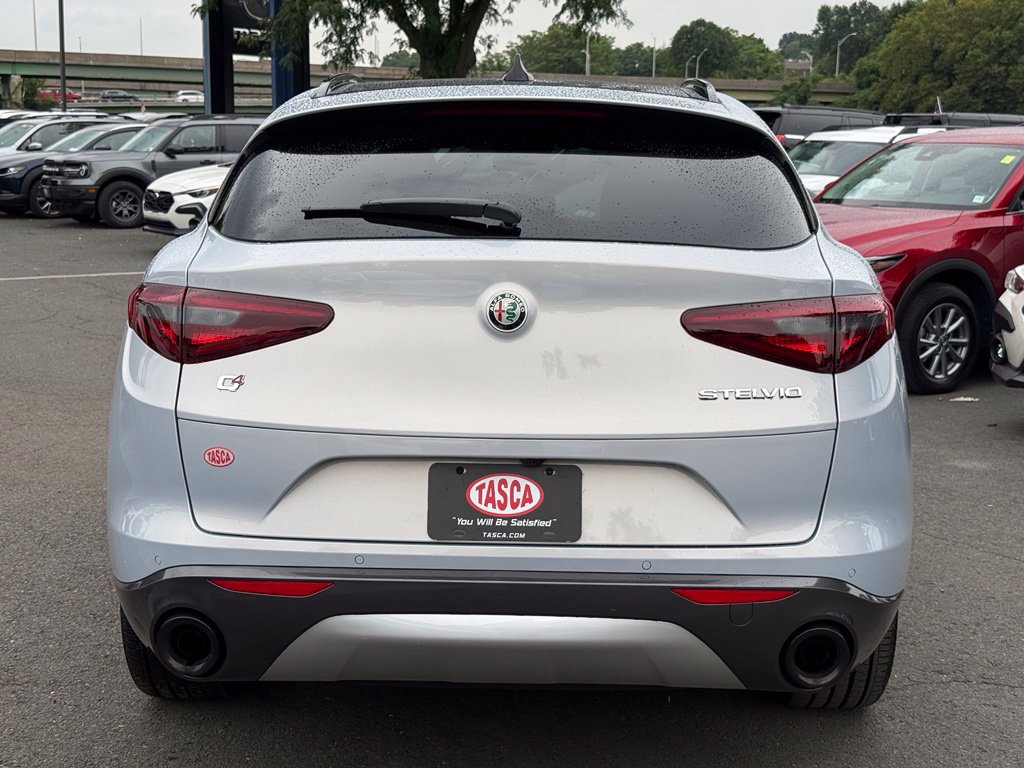 Used 2023 Alfa Romeo Stelvio Ti w/ Active Assist Plus Package AWD/4WD image 9