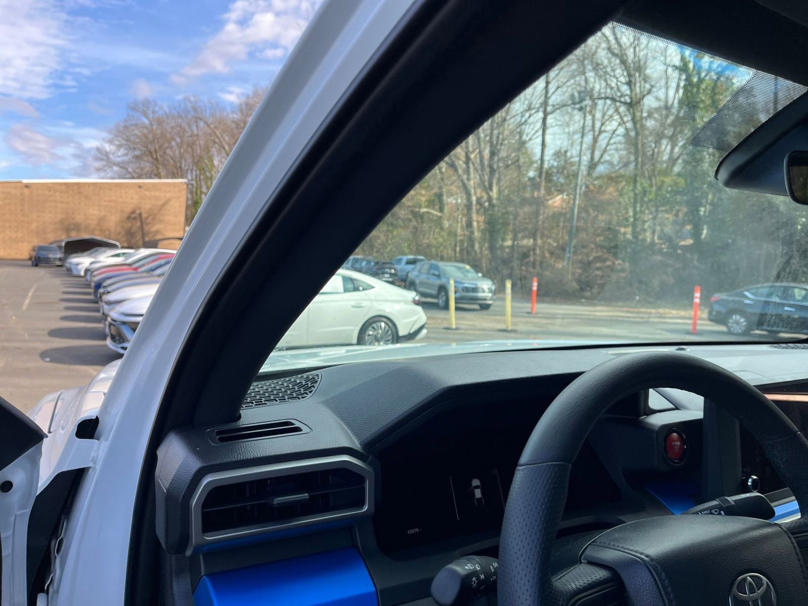 Used 2025 Toyota Tacoma TRD Off-Road image 33