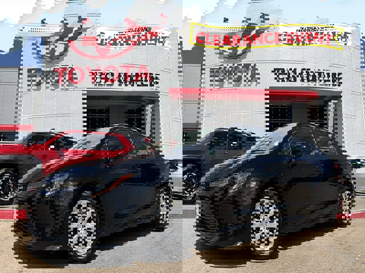 Used 2024 Toyota Corolla LE image 1