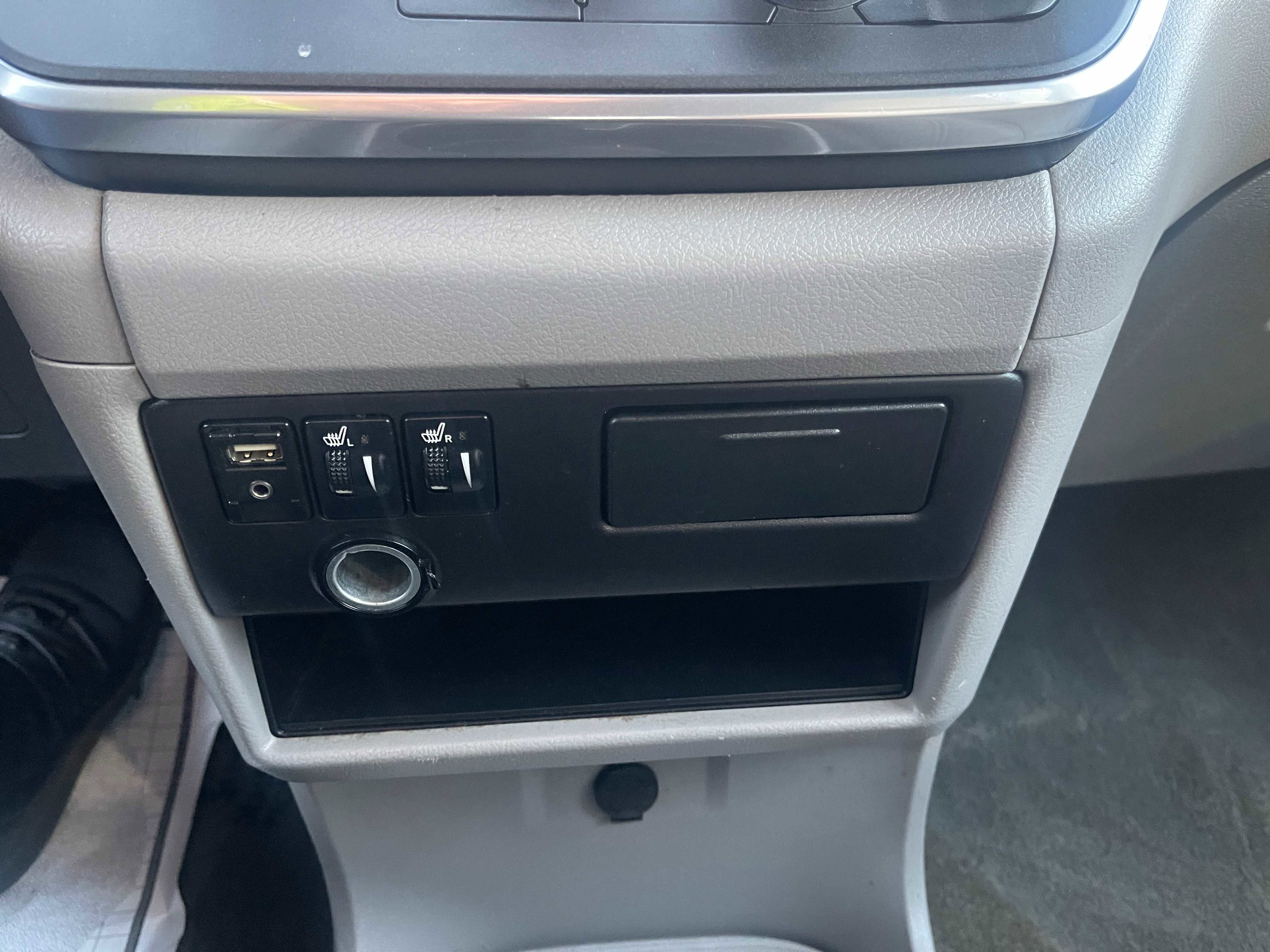 Used 2015 Toyota Sienna XLE FWD image 26