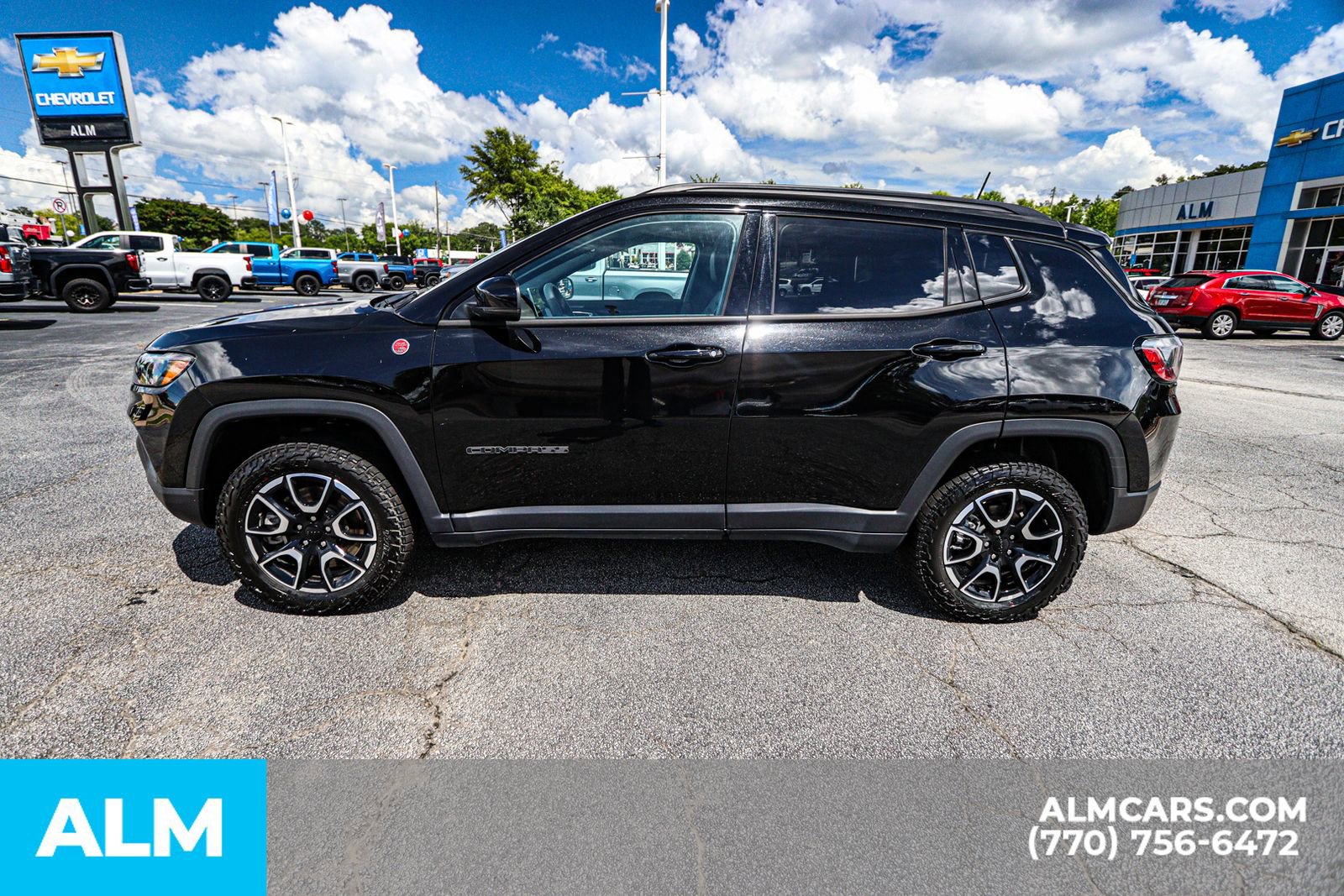 Used 2024 Jeep Compass Trailhawk image 10