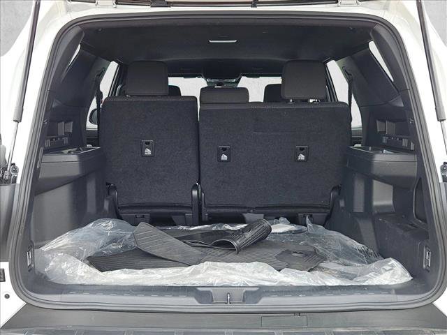 Used 2025 Toyota 4Runner SR5 AWD/4WD image 6