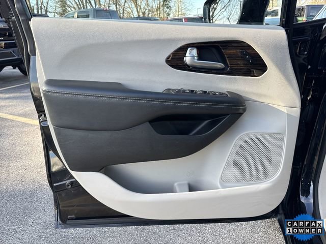 Used 2024 Chrysler Pacifica Limited image 22