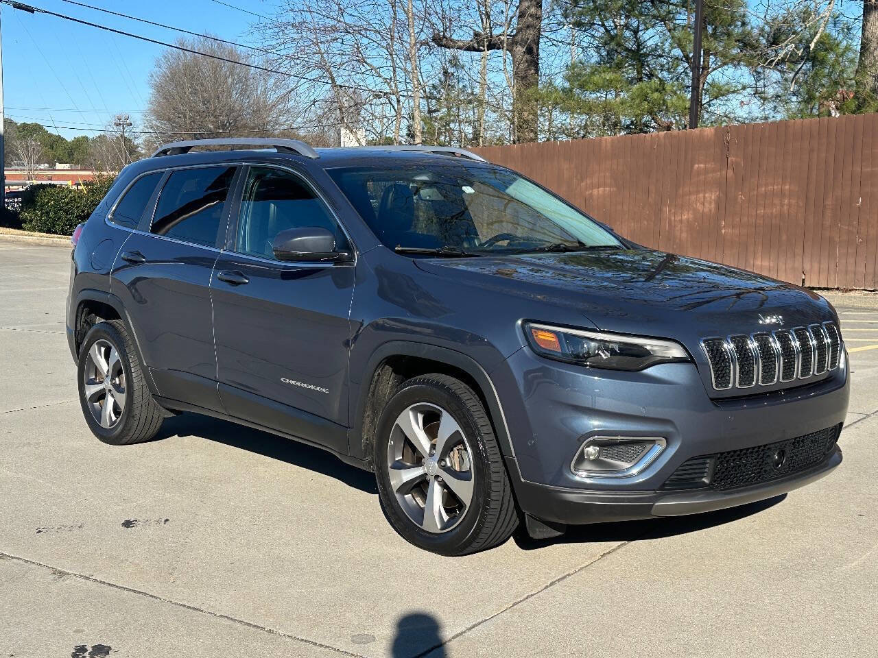 Used 2021 Jeep Cherokee Limited FWD image 3