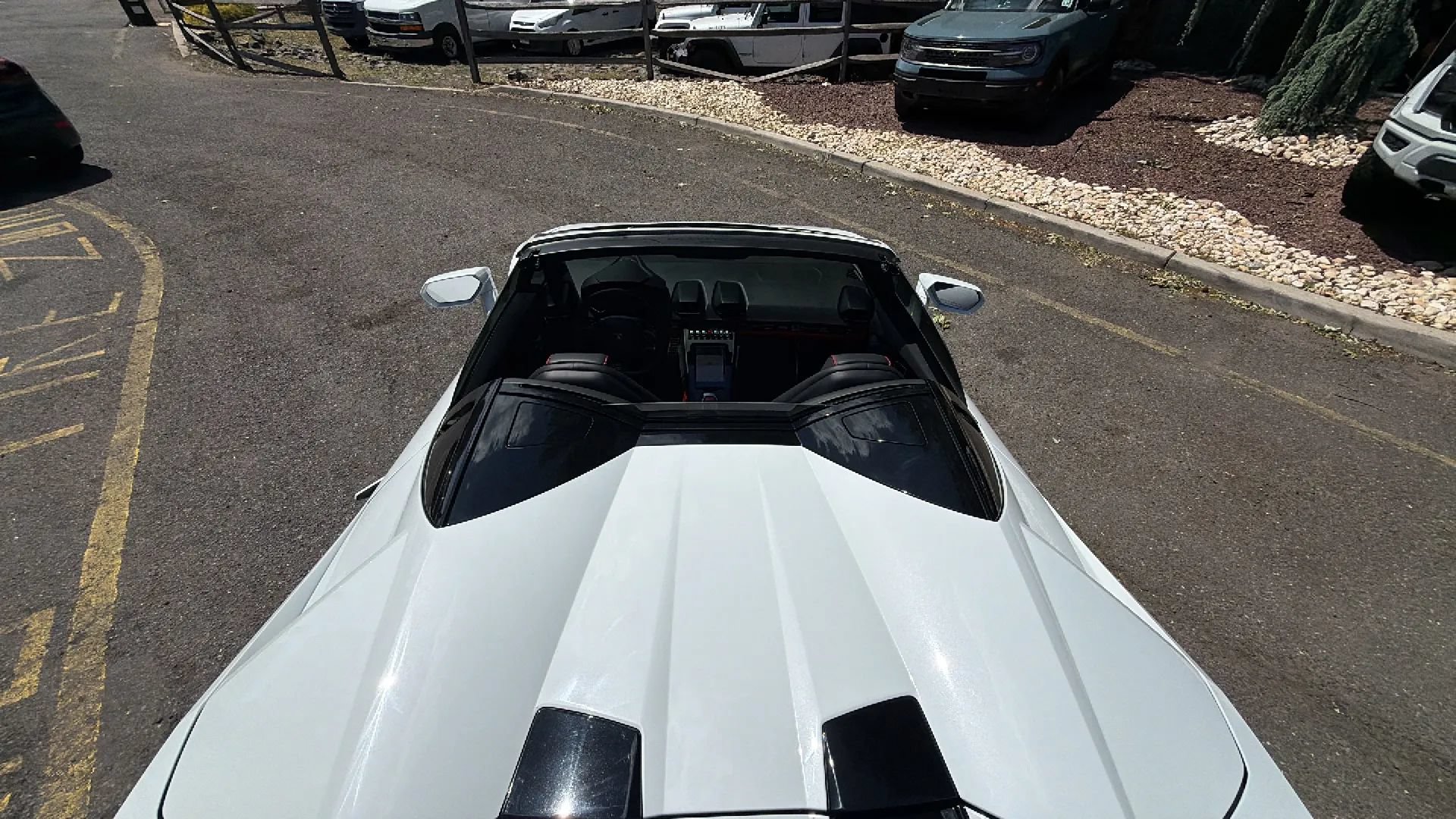 Used 2021 Lamborghini Huracan EVO RWD image 12