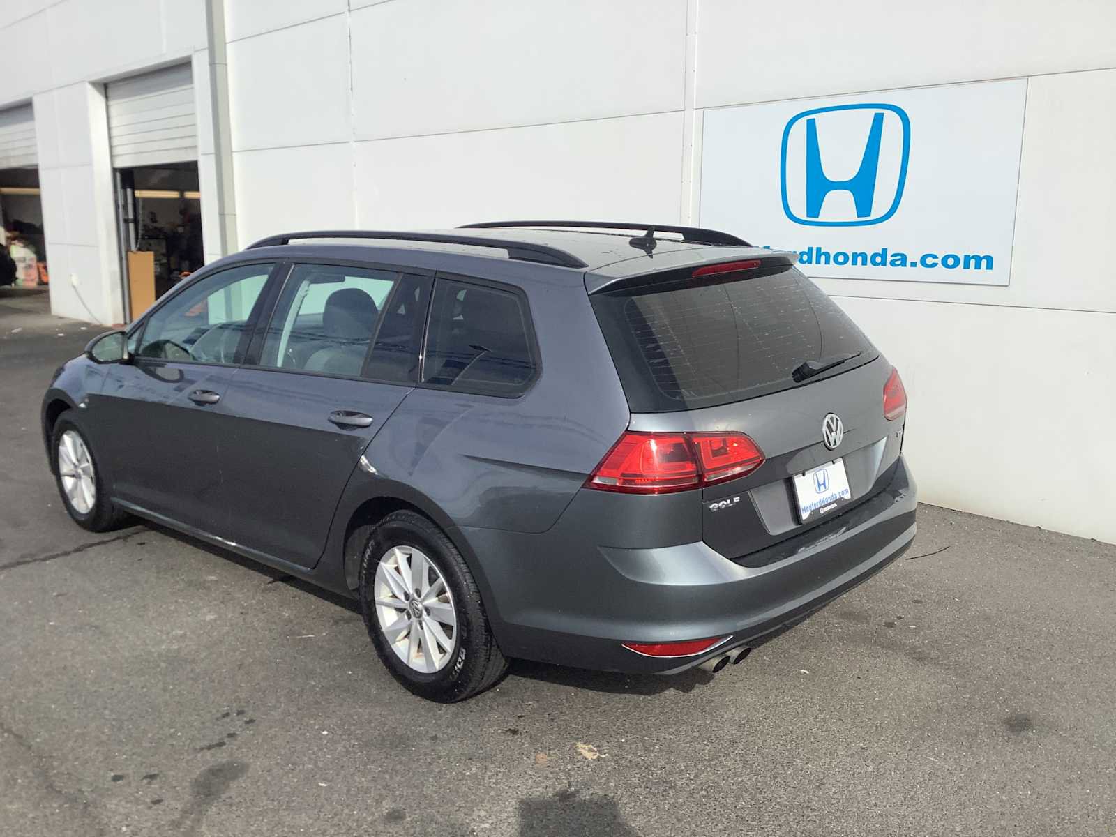 Used 2016 Volkswagen Golf S image 4
