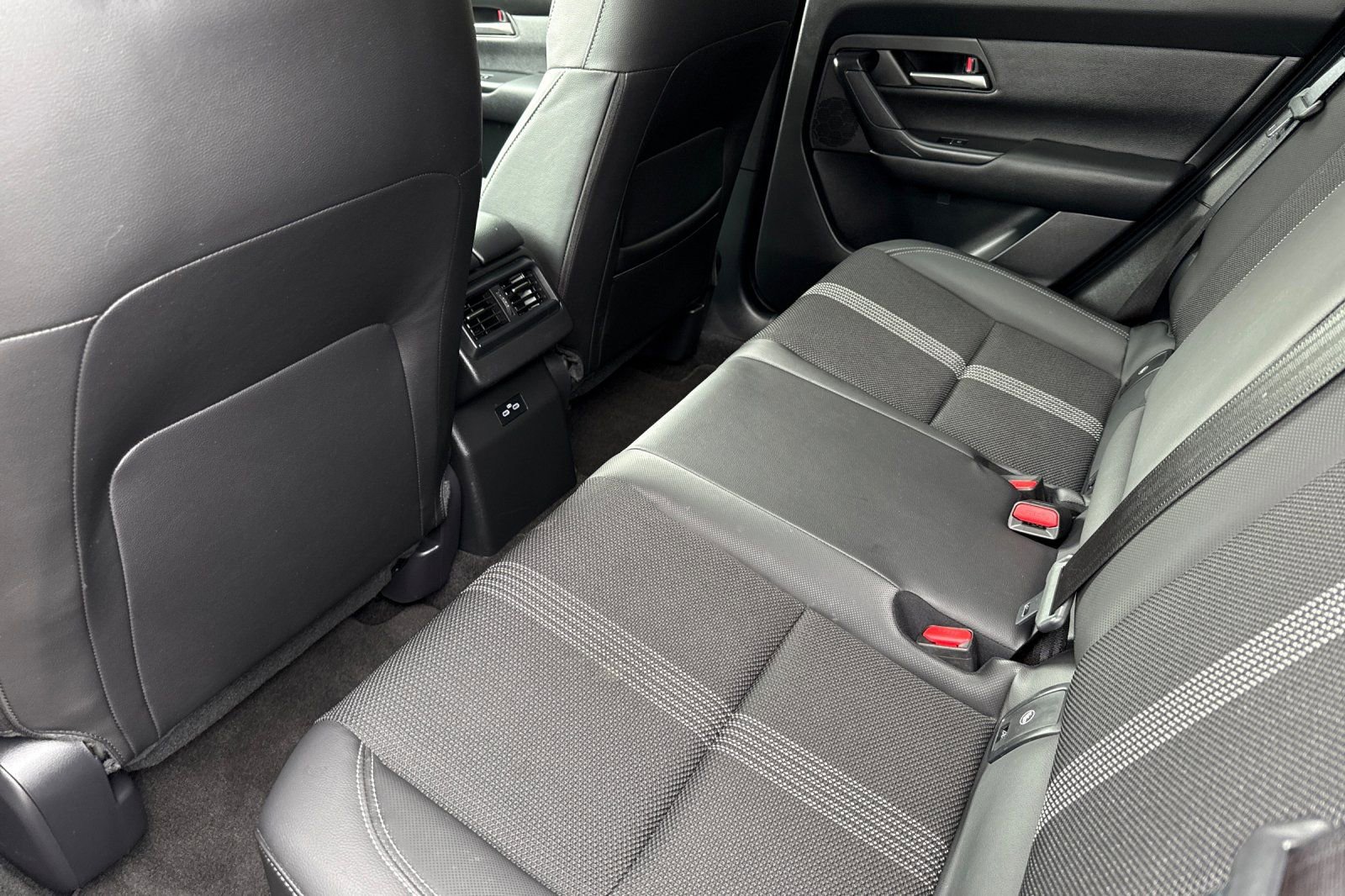 Certified 2025 MAZDA CX-50 2.5 Hybrid w/ Preferred Pkg image 14