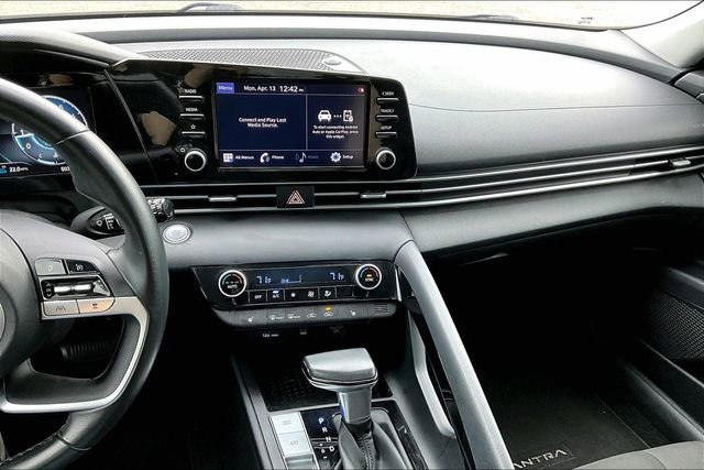 Used 2021 Hyundai Elantra SEL w/ Convenience Package image 14