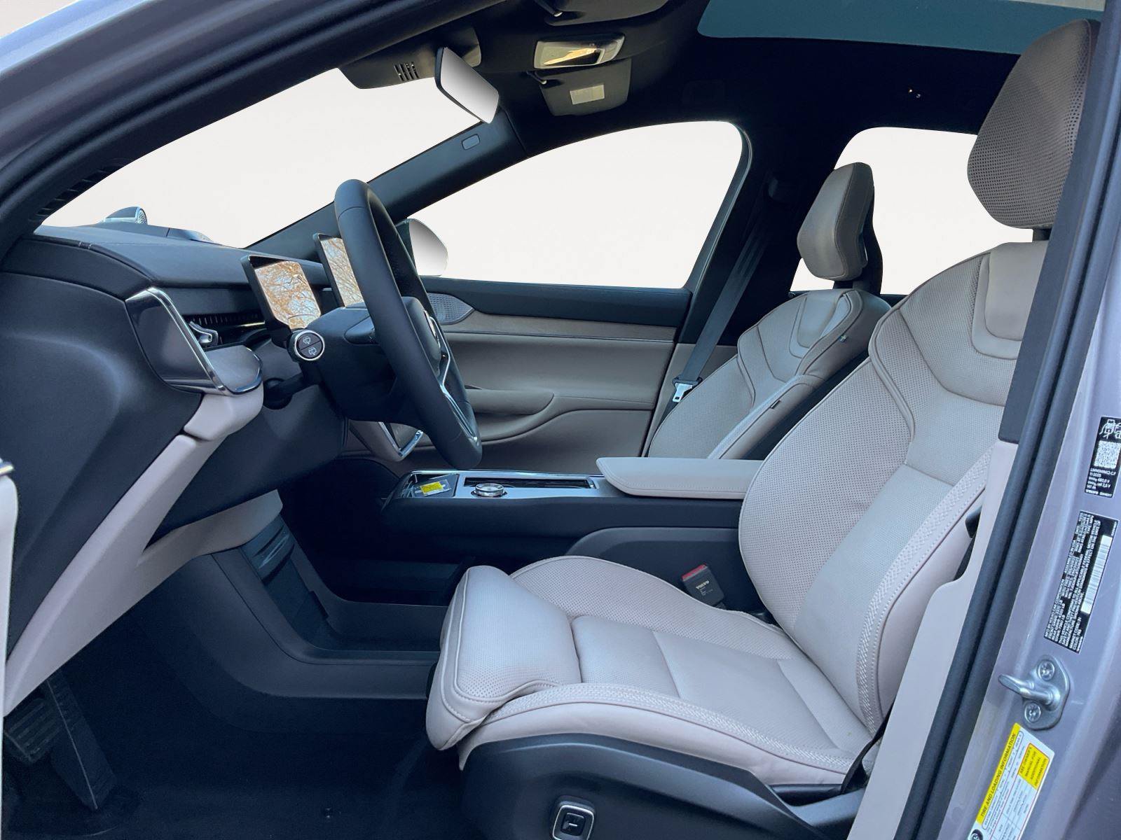 New 2026 Volvo EX90 Ultra AWD/4WD image 9