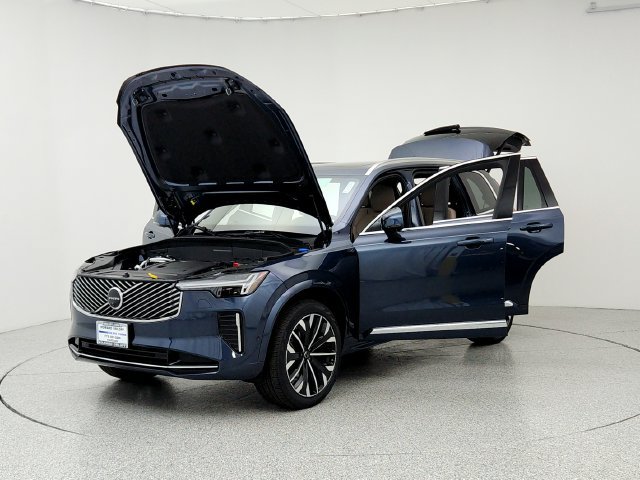 New 2026 Volvo XC90 B6 Plus w/ Protection Package Premier AWD/4WD image 9