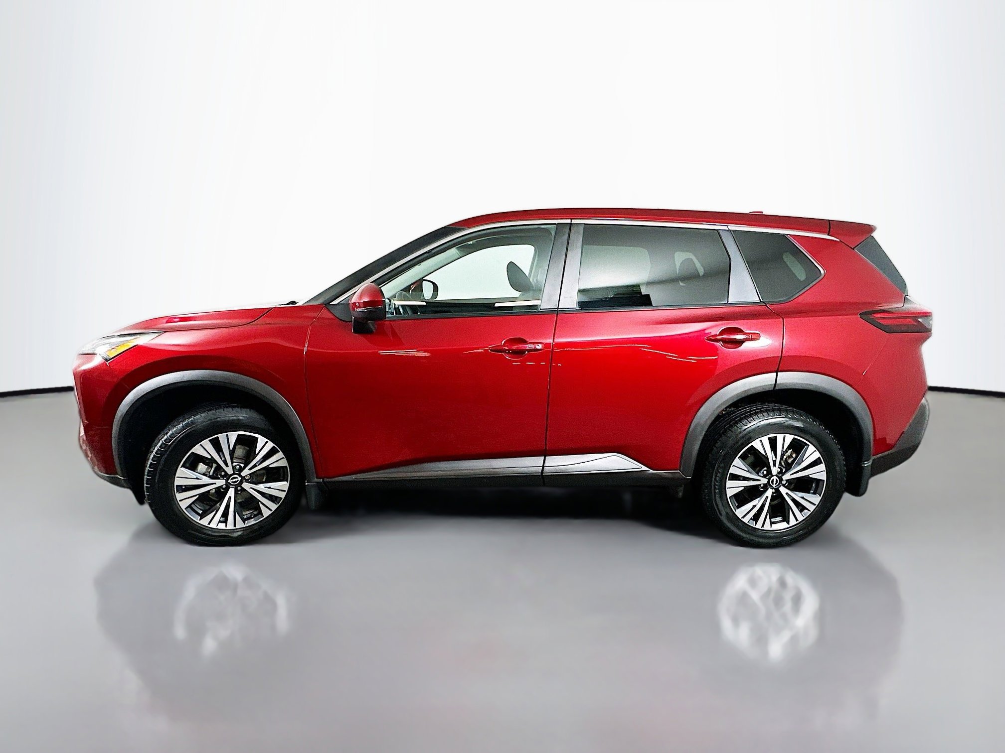 Used 2022 Nissan Rogue SV AWD/4WD image 4