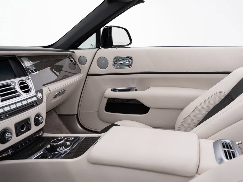Certified 2018 Rolls-Royce Dawn RWD image 35