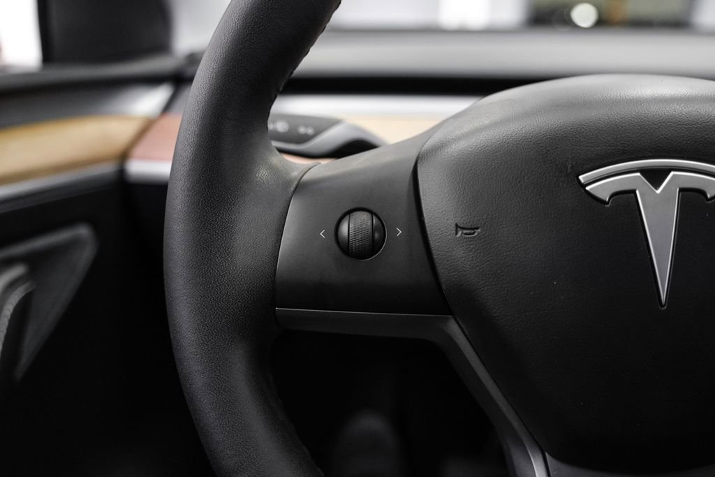 Used 2023 Tesla Model Y Long Range AWD/4WD image 19