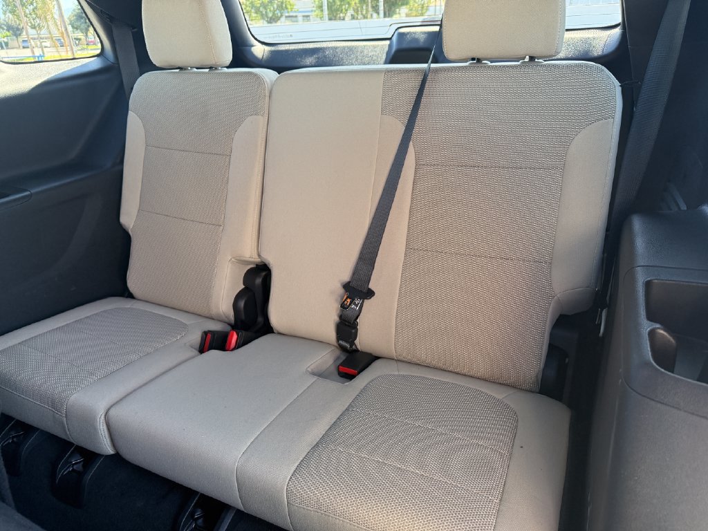 Used 2023 Chevrolet Traverse LS FWD image 14