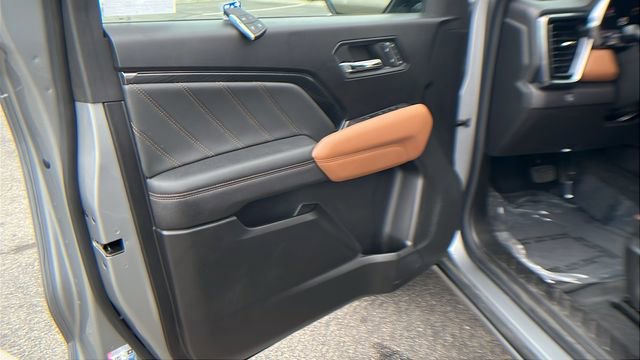 Used 2023 GMC Canyon AT4 w/ AT4 Premium Package image 15