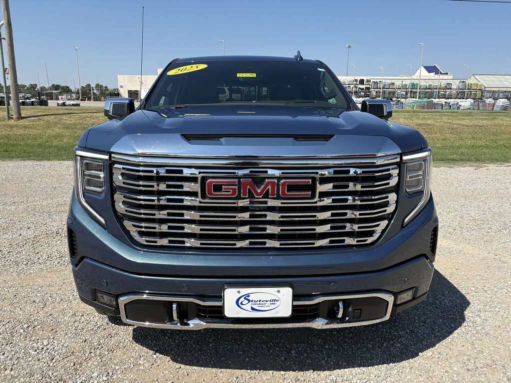 Used 2025 GMC Sierra 1500 Denali w/ Denali Reserve Package AWD/4WD image 2