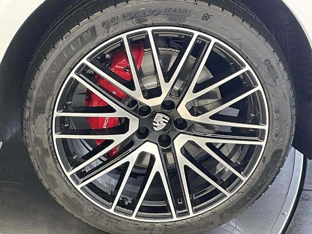 New 2026 Porsche Macan S image 13
