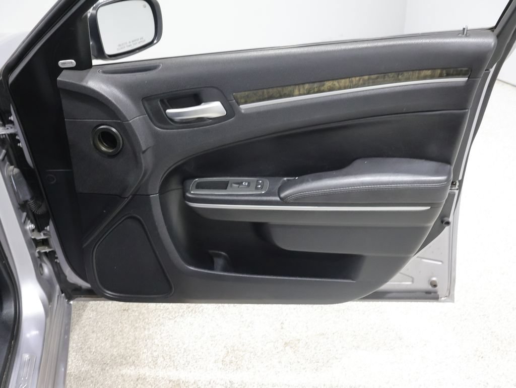 Used 2013 Chrysler 300 C AWD/4WD image 23