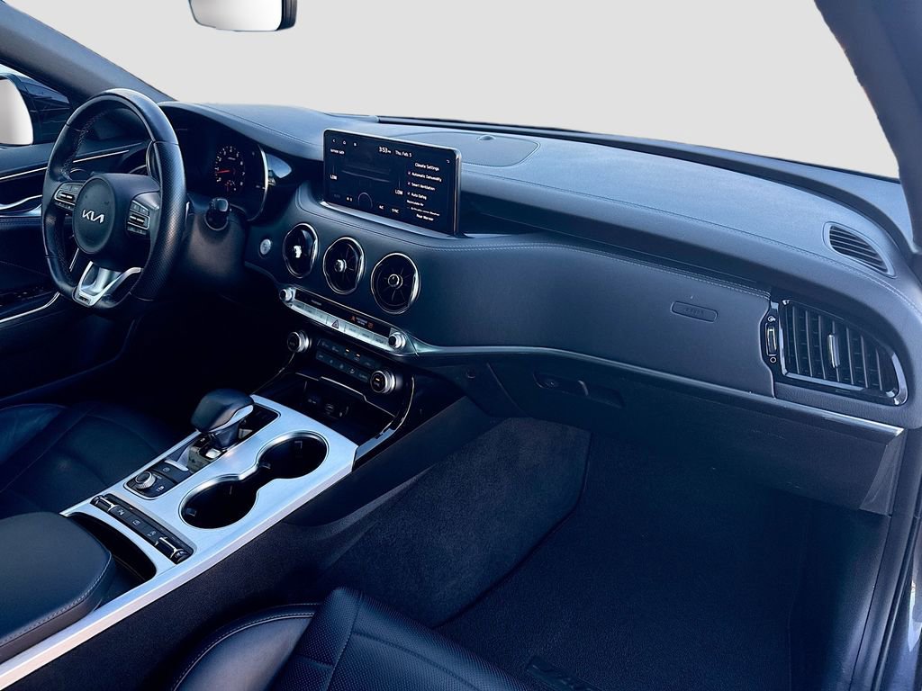 Used 2023 Kia Stinger GT2 image 33