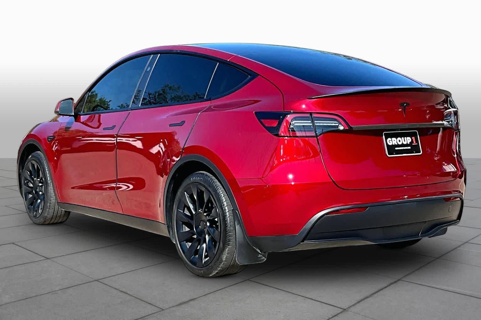 Used 2024 Tesla Model Y 2WD image 10