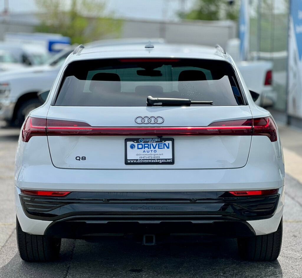 Used 2024 Audi Q8 e-tron Premium Plus w/ Premium Plus Package AWD/4WD image 4