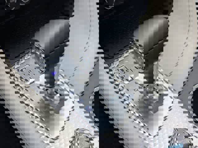 Used 2023 Genesis G70 2.0T w/ Sport Prestige Package image 29