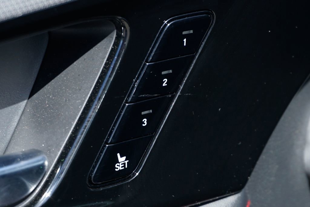 Used 2023 Acura MDX A-Spec image 18