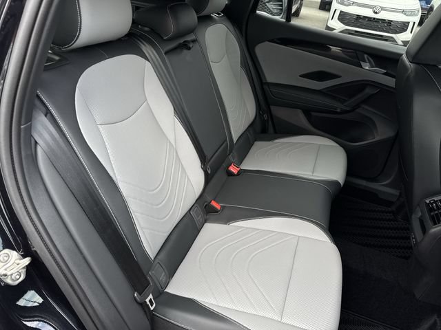 New 2026 Volkswagen Tiguan SE R-Line FWD image 26