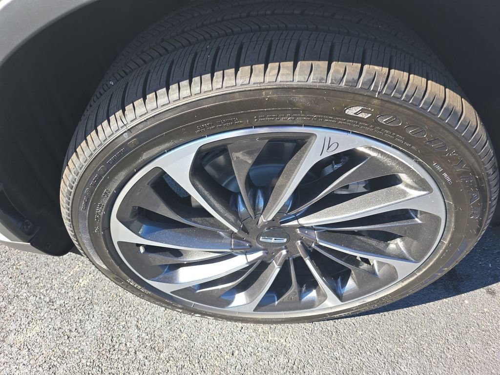 Used 2025 Lincoln Aviator Reserve w/ Illumination Package image 10