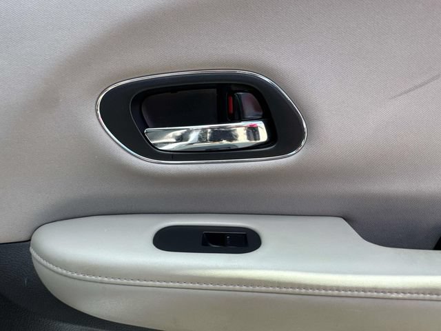 Used 2017 Honda HR-V EX image 18
