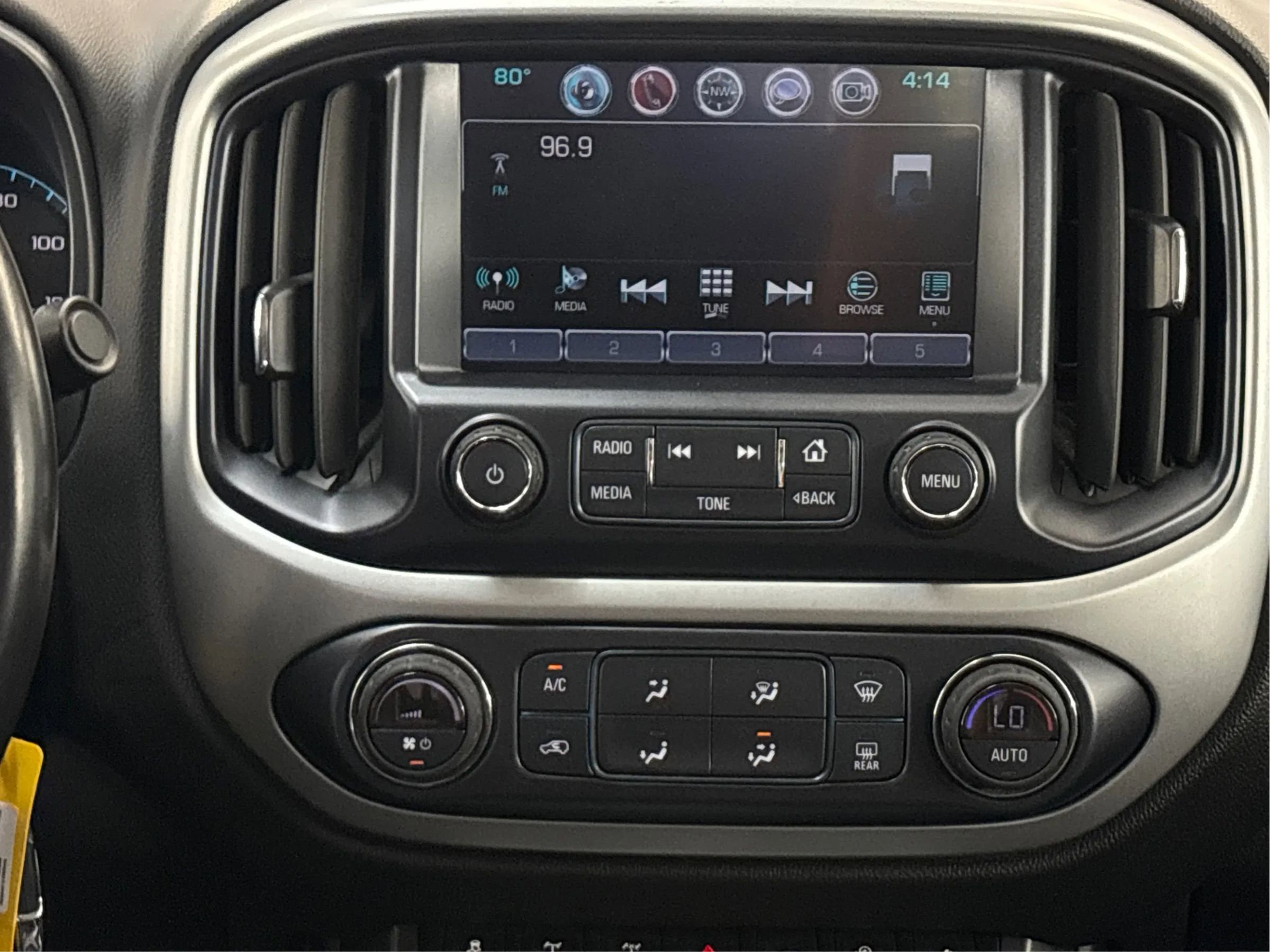 Used 2018 Chevrolet Colorado ZR2 image 19