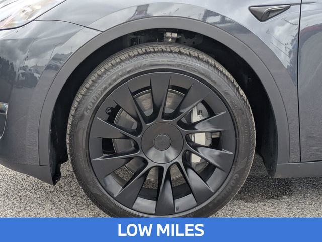 Used 2024 Tesla Model Y Long Range image 12