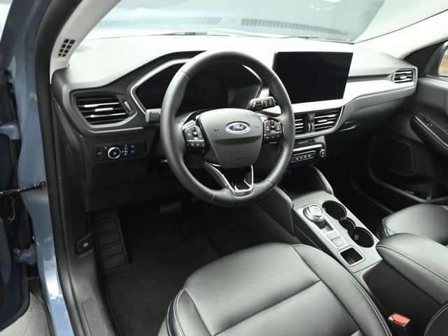 Certified 2025 Ford Escape Platinum AWD/4WD image 9