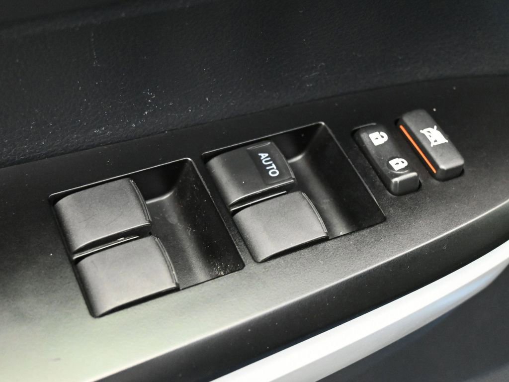 Used 2019 Toyota Tundra SR5 w/ SR5 Upgrade Package image 4