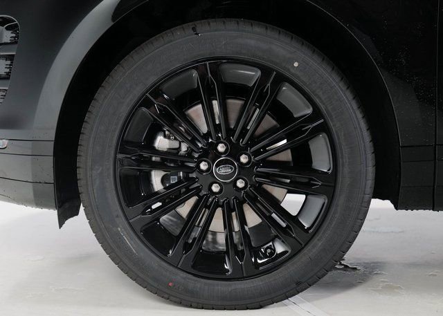 New 2025 Land Rover Range Rover Evoque Dynamic SE image 9