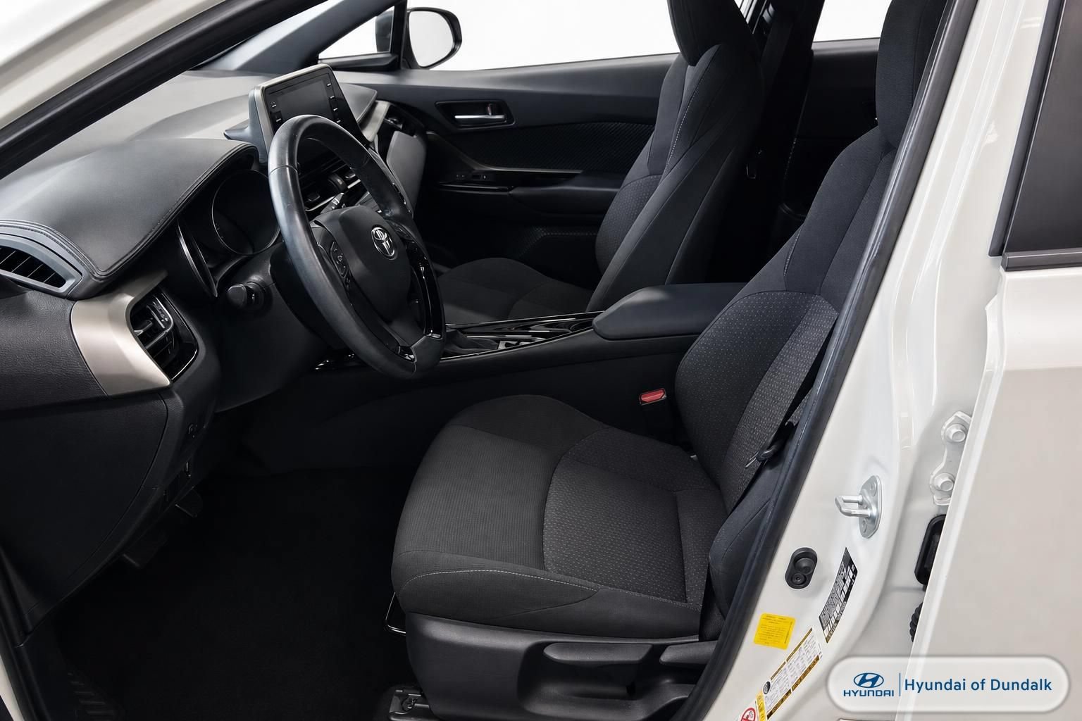 Used 2019 Toyota C-HR XLE FWD image 7