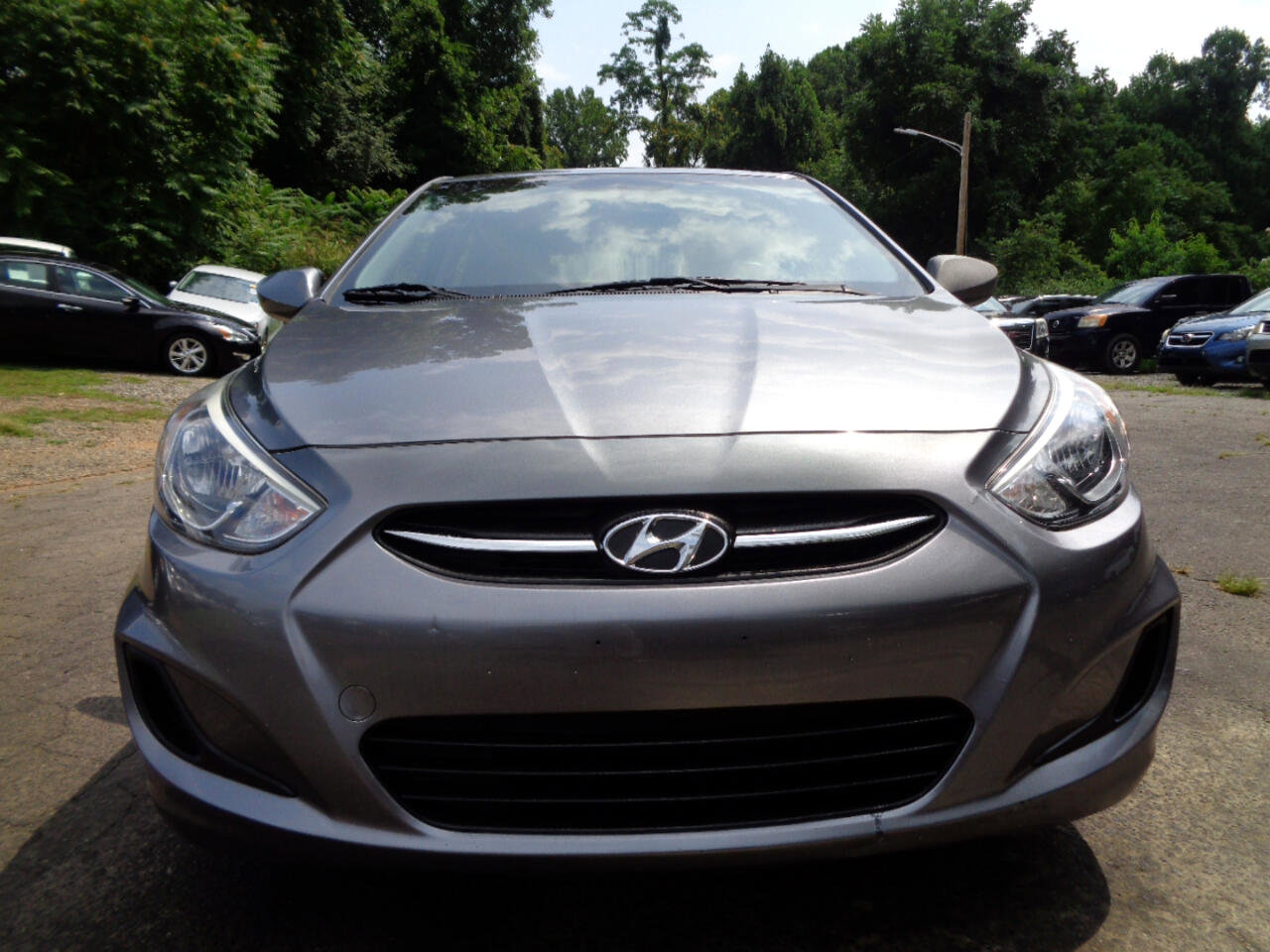 Used 2017 Hyundai Accent SE image 2