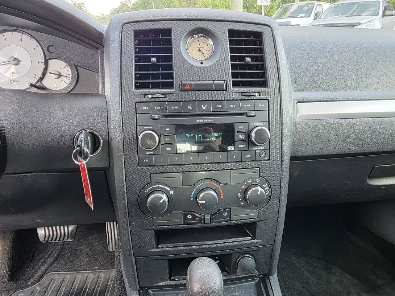 Used 2008 Chrysler 300 LX RWD image 16