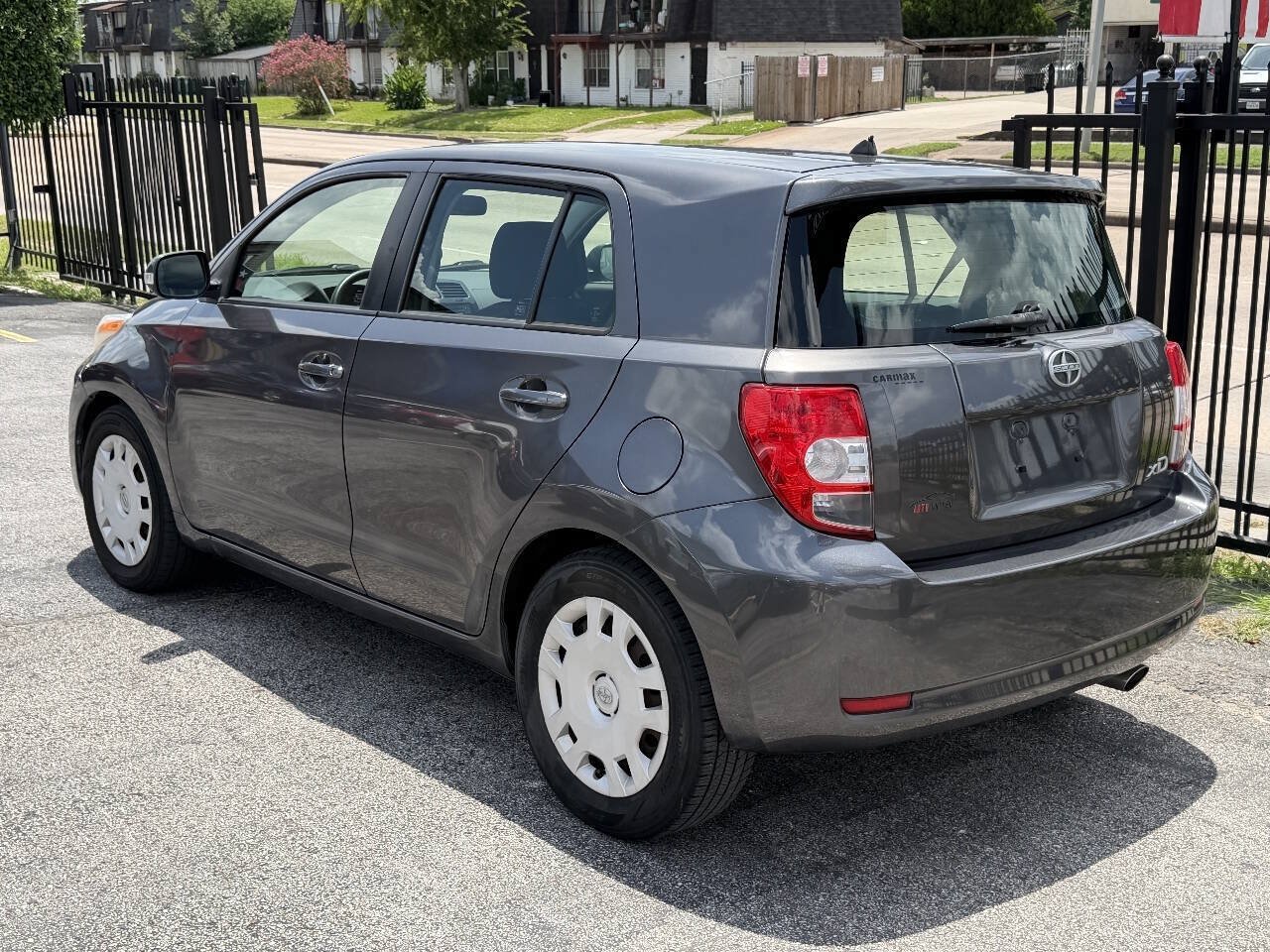 Used 2010 Scion xD FWD image 4