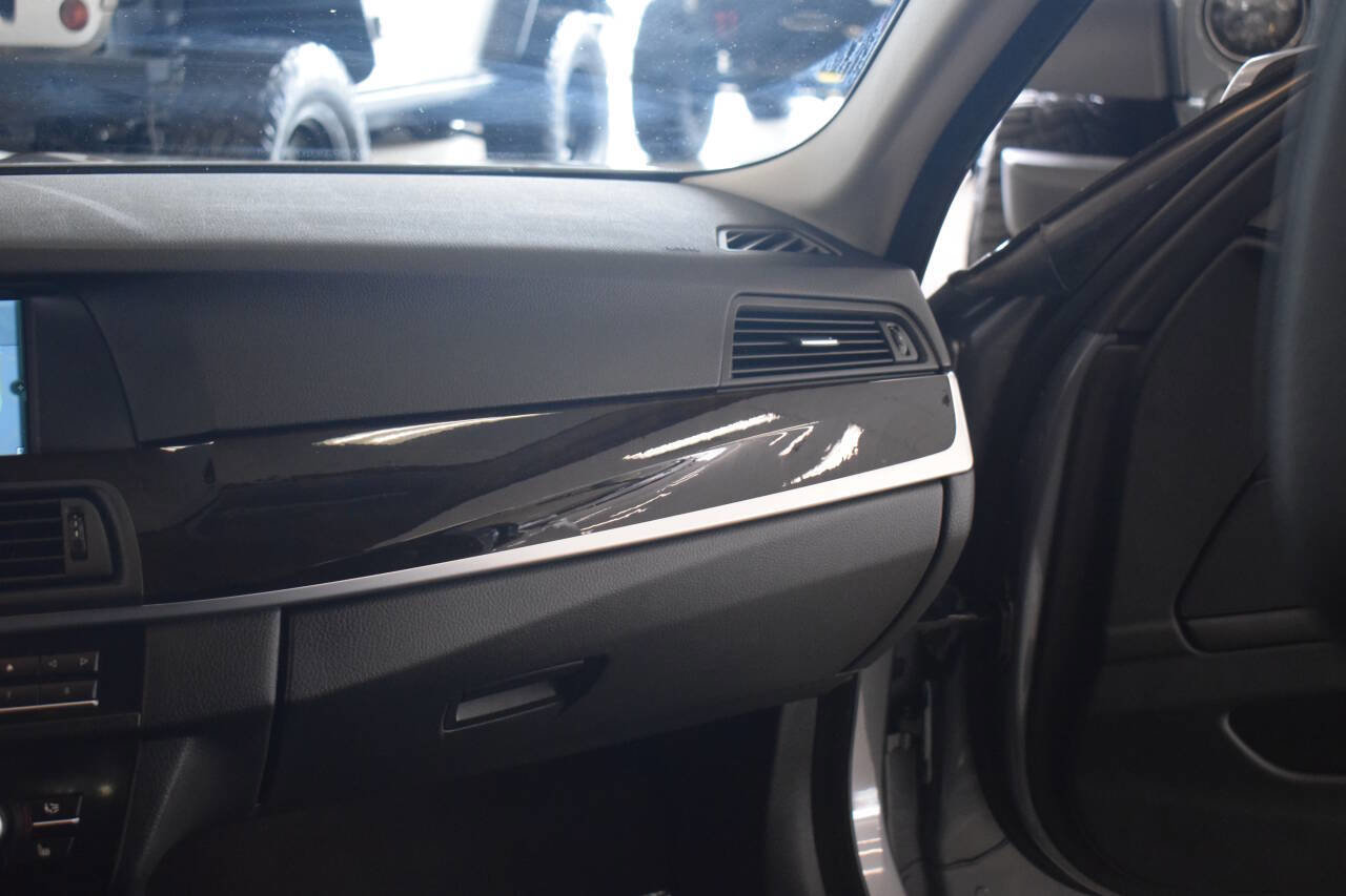 Used 2012 BMW 528i Sedan RWD image 46