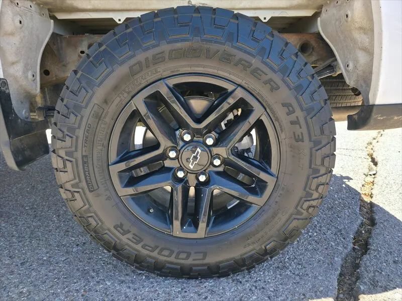 Used 2023 Chevrolet Silverado 1500 Custom Trail Boss AWD/4WD image 38
